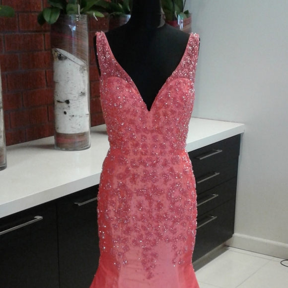 Vienna Prom 9906 Coral Trumpet mermaid gown - Picture 2 of 7